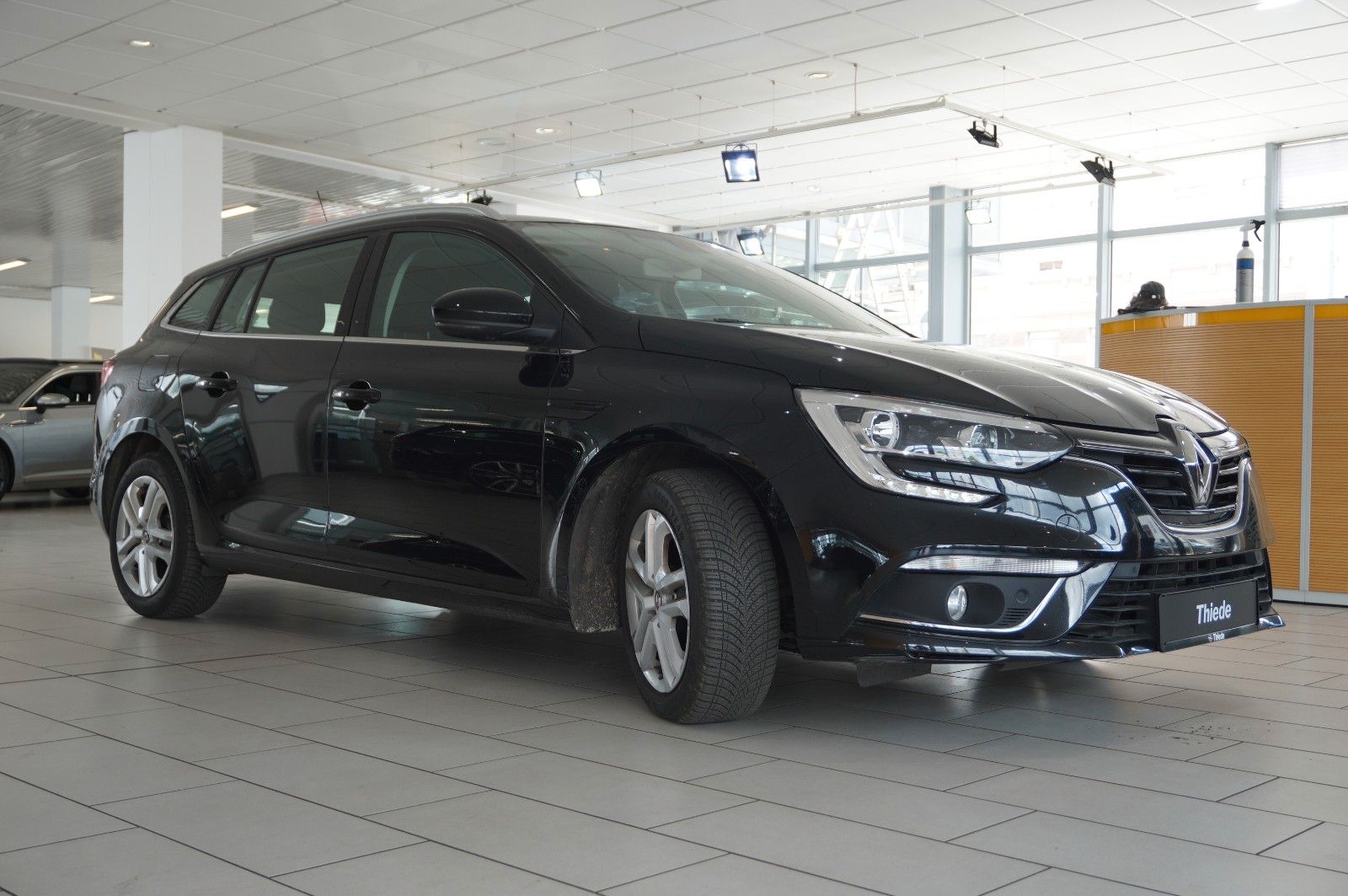 Fahrzeugabbildung Renault Megane IV 1.5D GT BUSINESS NAVI/LED/PDC/VIRT/AHK