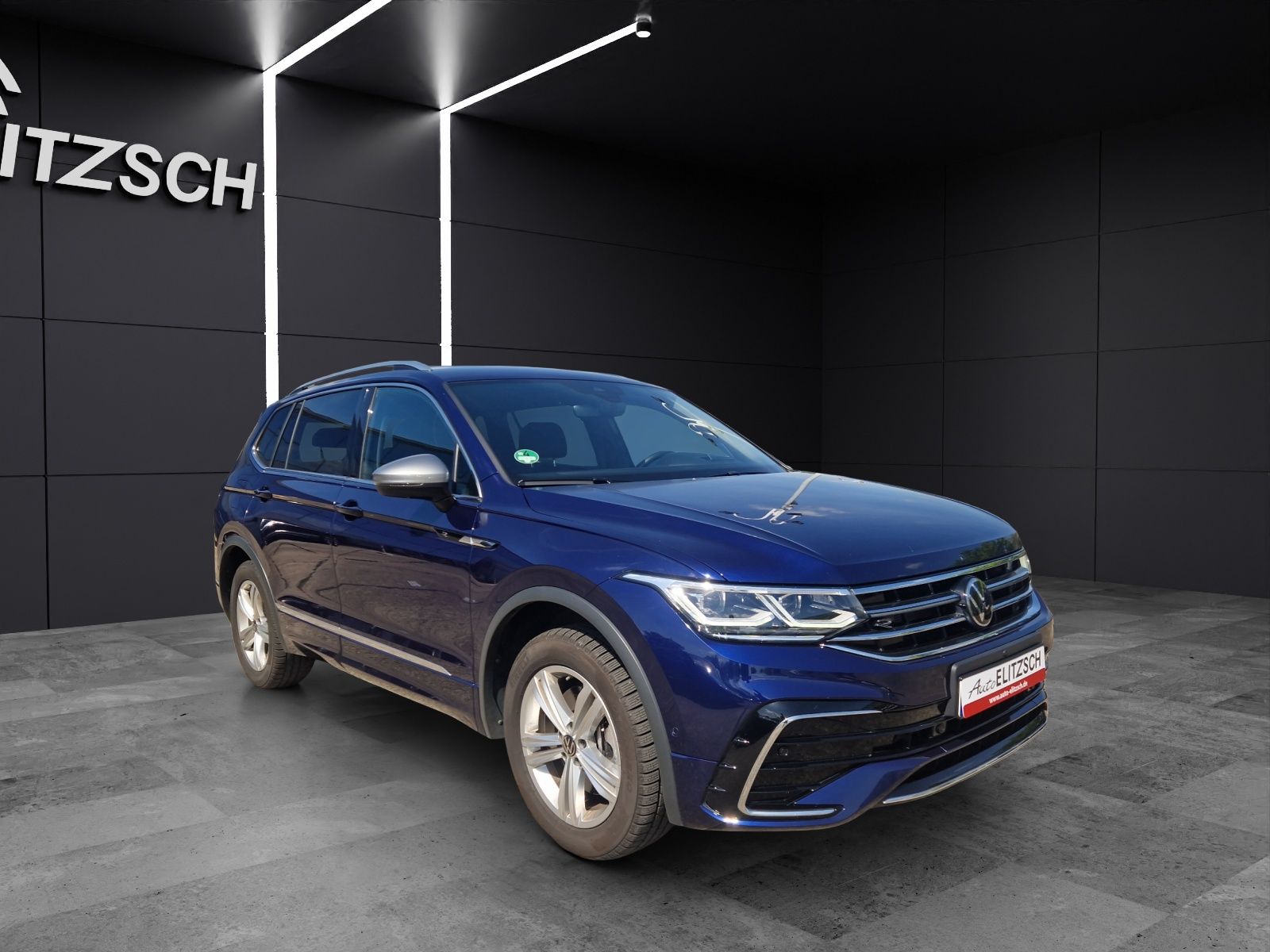 Fahrzeugabbildung Volkswagen Tiguan Allspace 2.0 TDI R-Line 4M DSG Matrix 20"