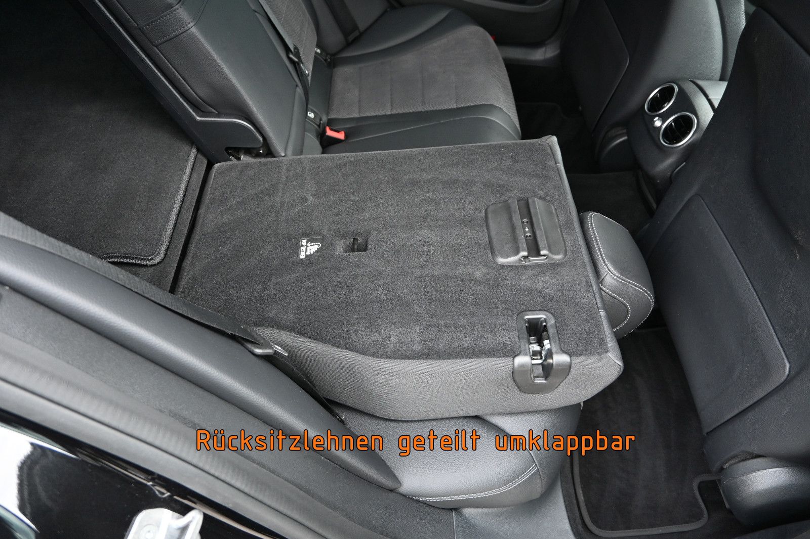Fahrzeugabbildung Mercedes-Benz C 300 T Aut. Avantgarde °NIGHT°MULTIBEAM°KAMERA°