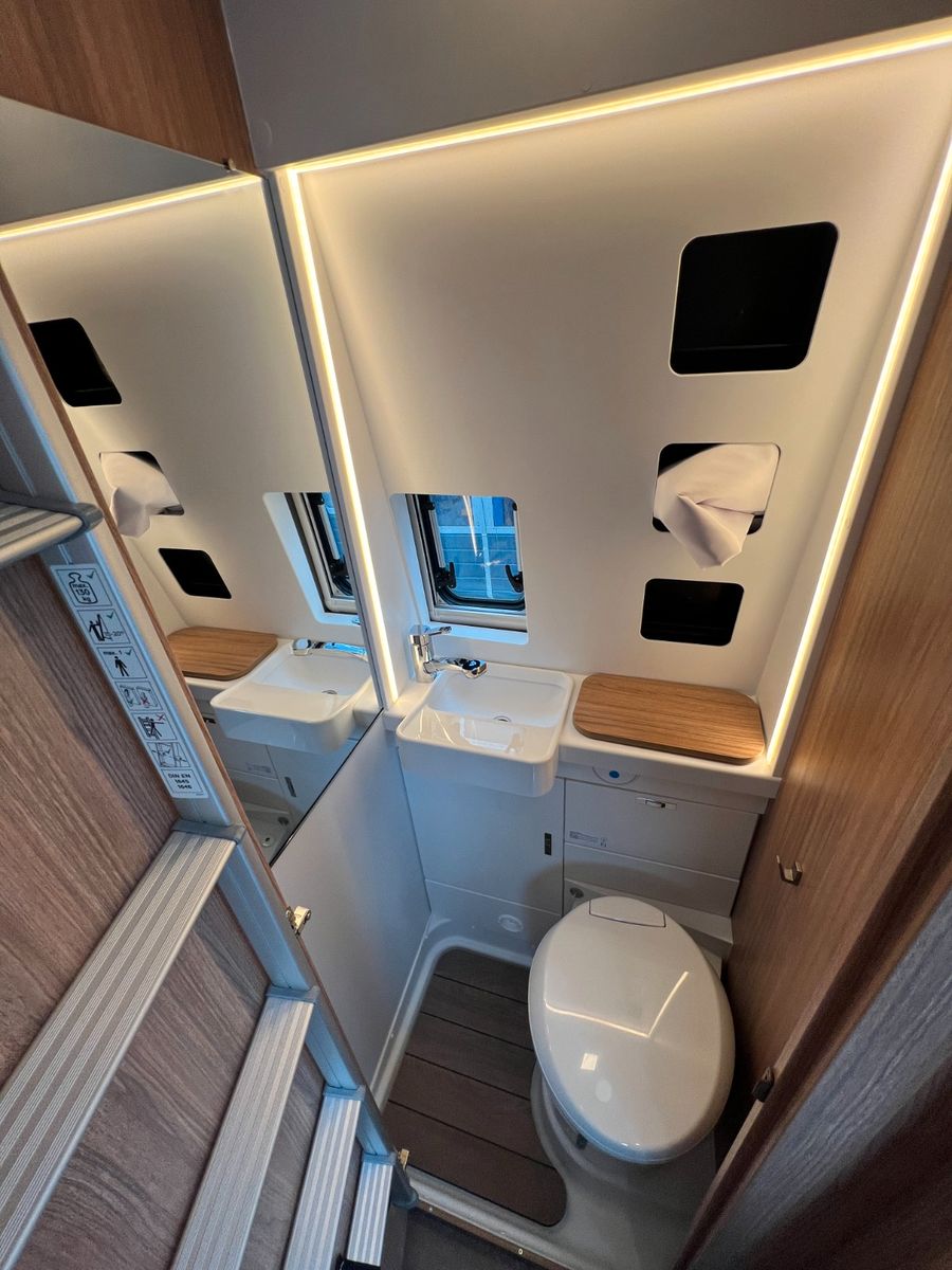 Fahrzeugabbildung Weinsberg CaraBus 630 MEG Outlaw Edition Fire