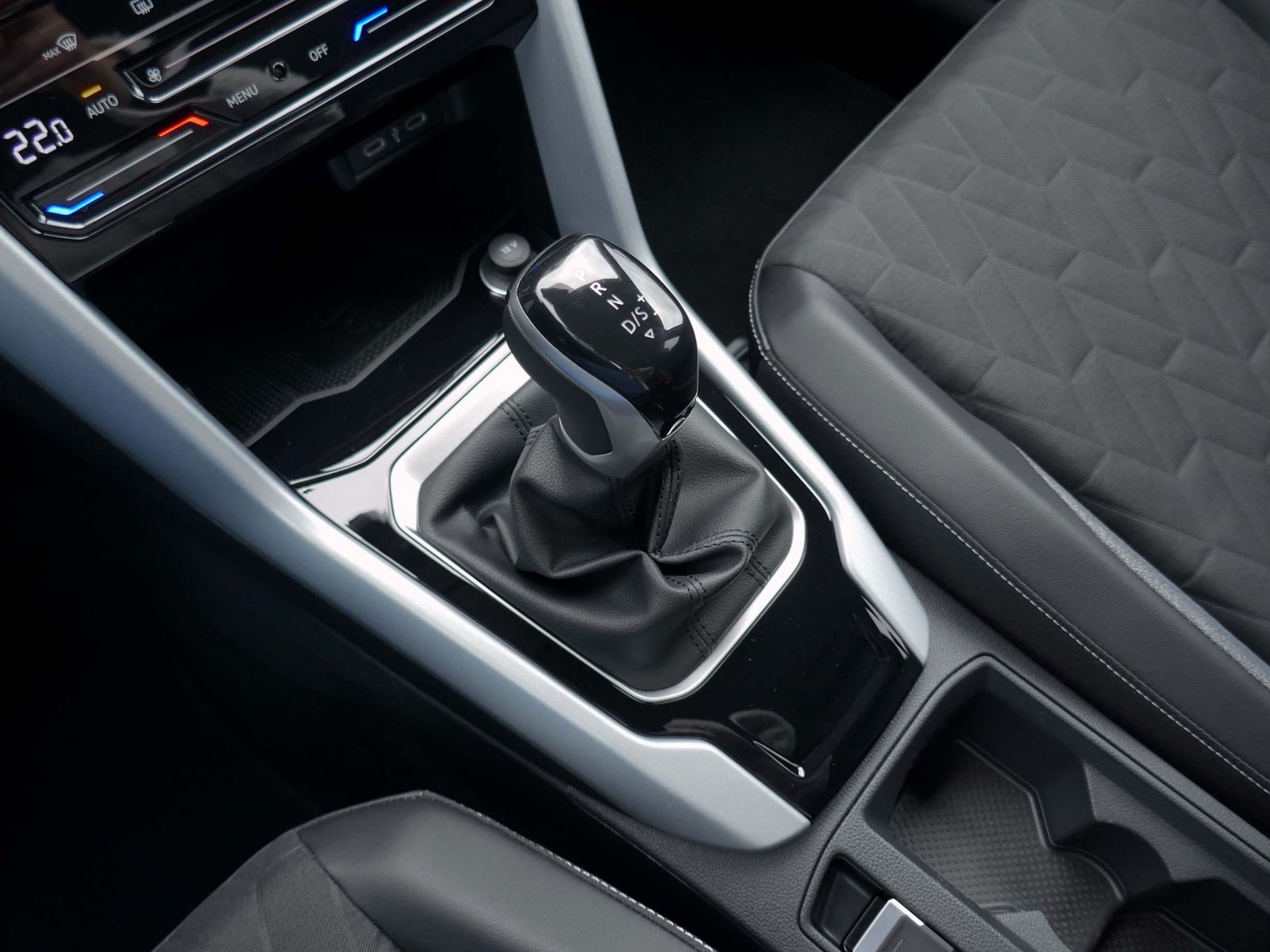 Fahrzeugabbildung Volkswagen T-Roc GOAL 1.5 TSI DSG | LED RFK ACC Navi