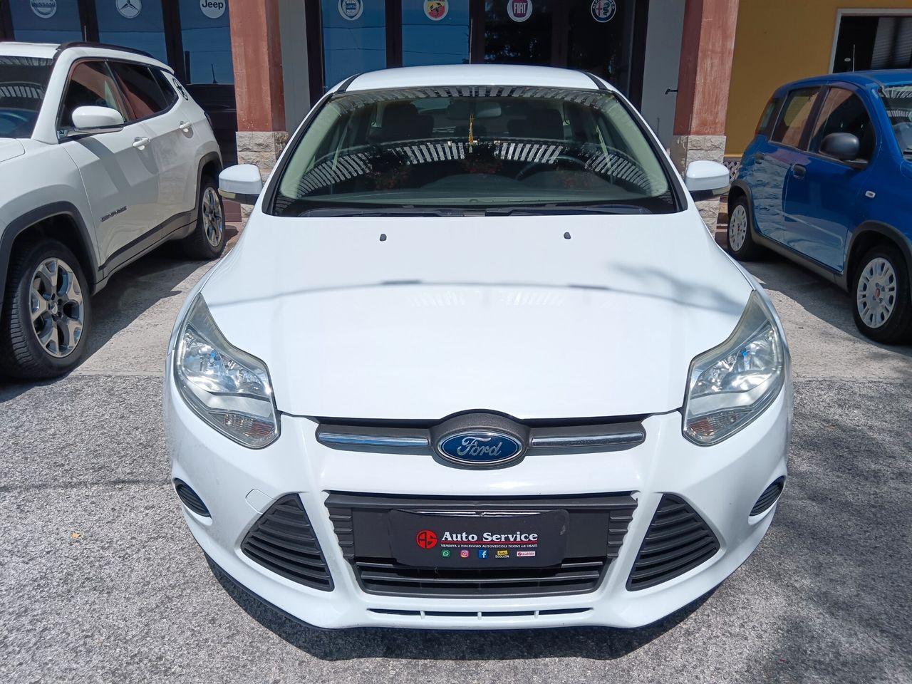 Ford Focus 2012 — photo 8
