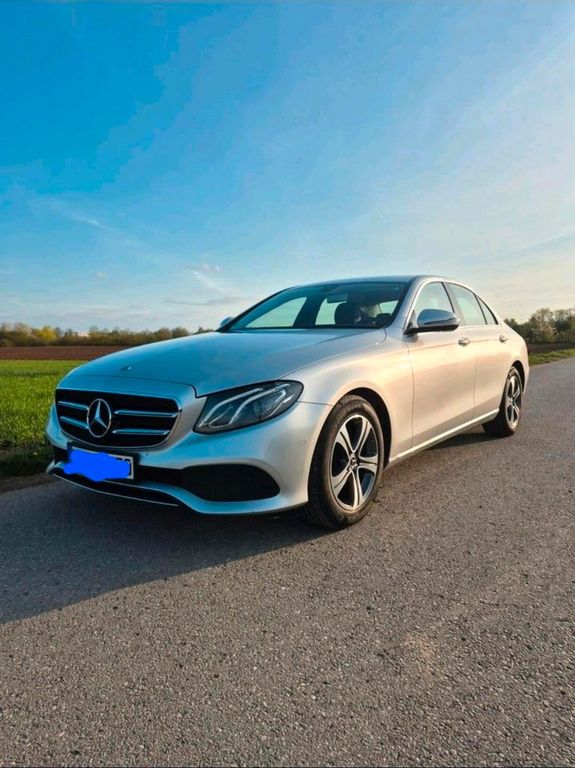 Image of Mercedes-Benz E 200