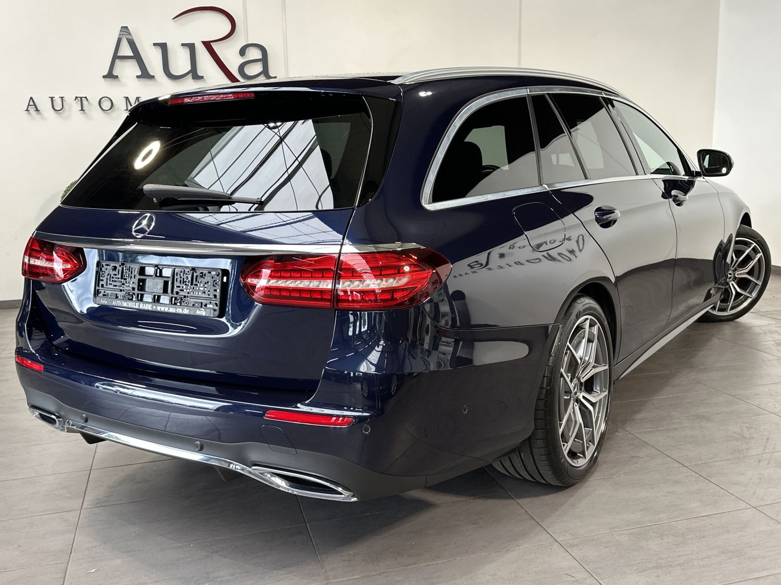 Fahrzeugabbildung Mercedes-Benz E 200 T AMG-Line NAV+LED+PANORAMA+BURMESTER+360°