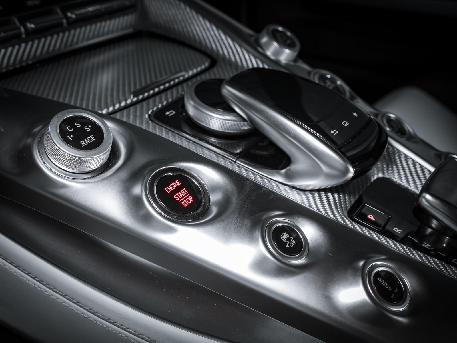 Mercedes-Benz AMG GT S Night Paket Performance Sitze