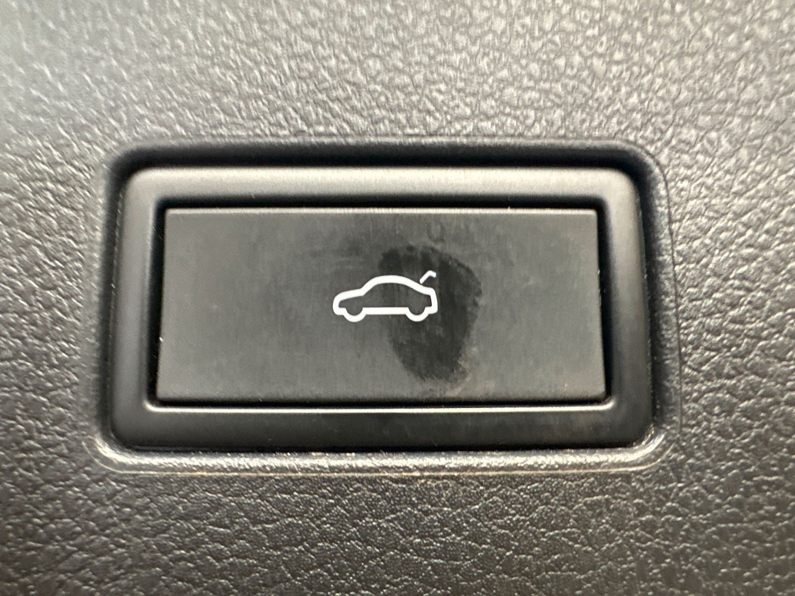 Fahrzeugabbildung Volkswagen Passat Variant Business NAV+LED+ACC+AHK+KAM+17ZO