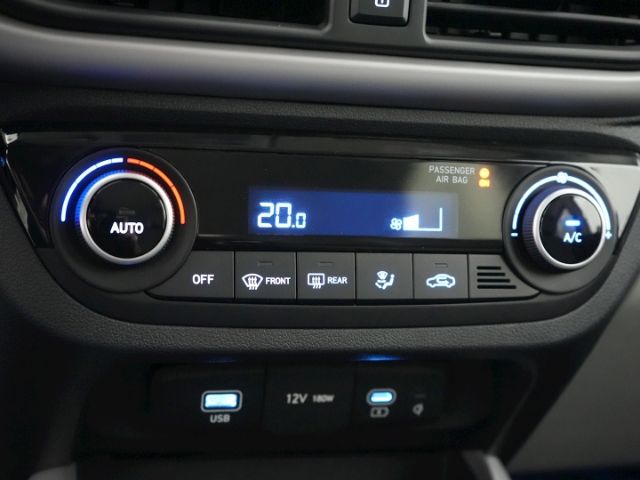 i10 FACELIFT PRIME AT+NAVI+RÜCKFAHRKAMERA+SITZ-/