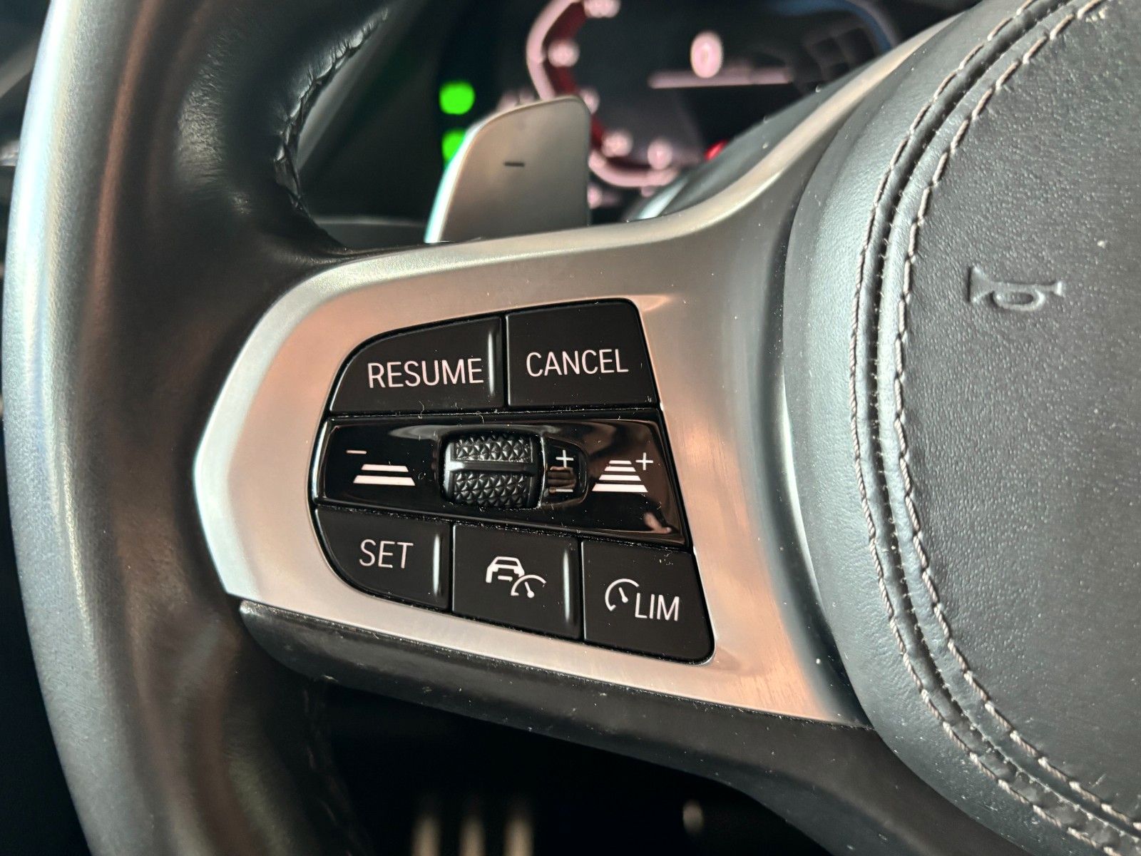 Fahrzeugabbildung BMW X5 xDrive 45e *M-Packet*HUD*360°Kam*Keyless