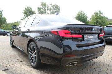 Fahrzeugabbildung BMW 520 d Lim. M Sport HeadUp+Komfortsitze+GSD