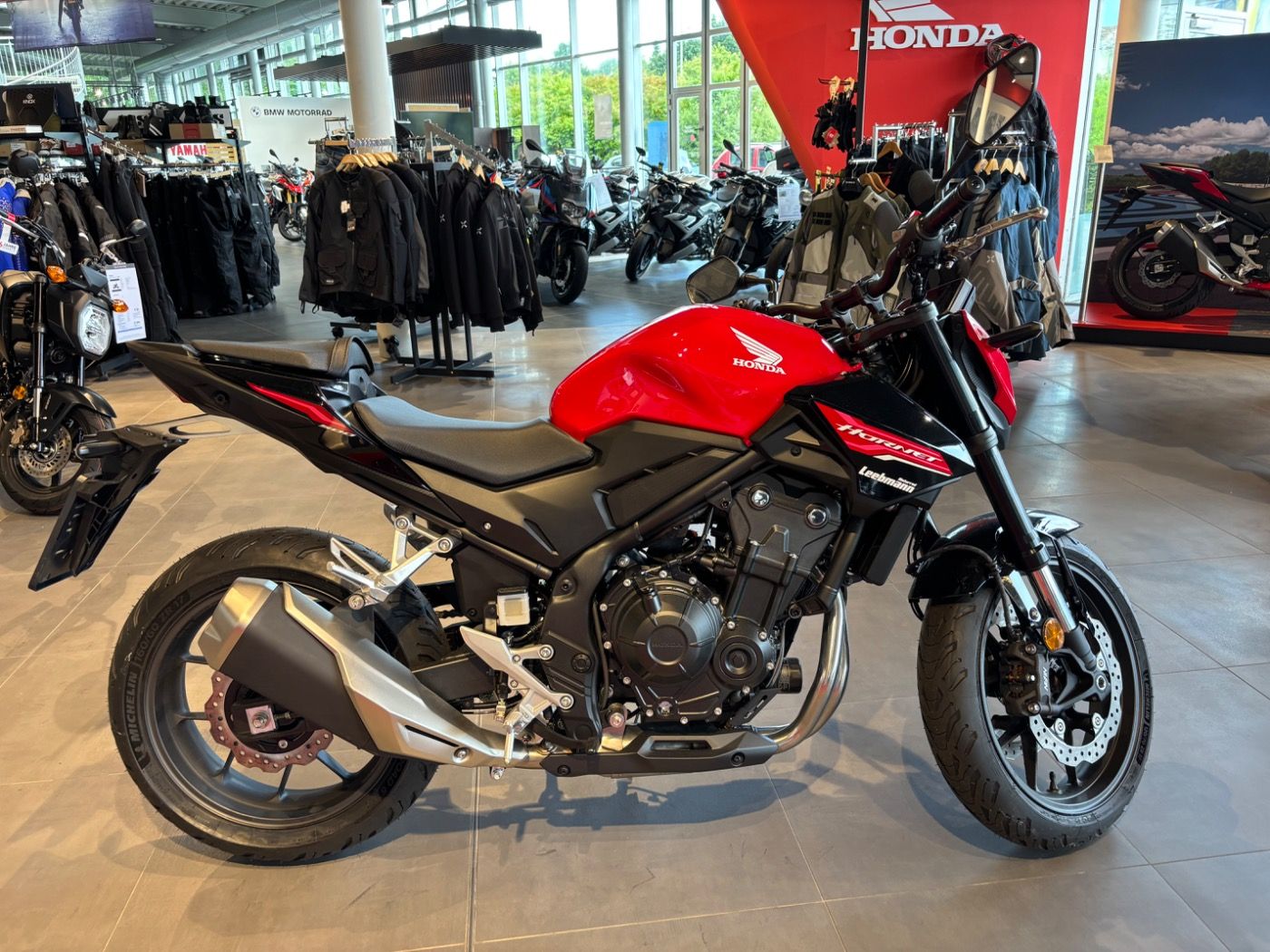 Fahrzeugabbildung Honda CB 500 Hornet 2025 alle Farben verfügbar