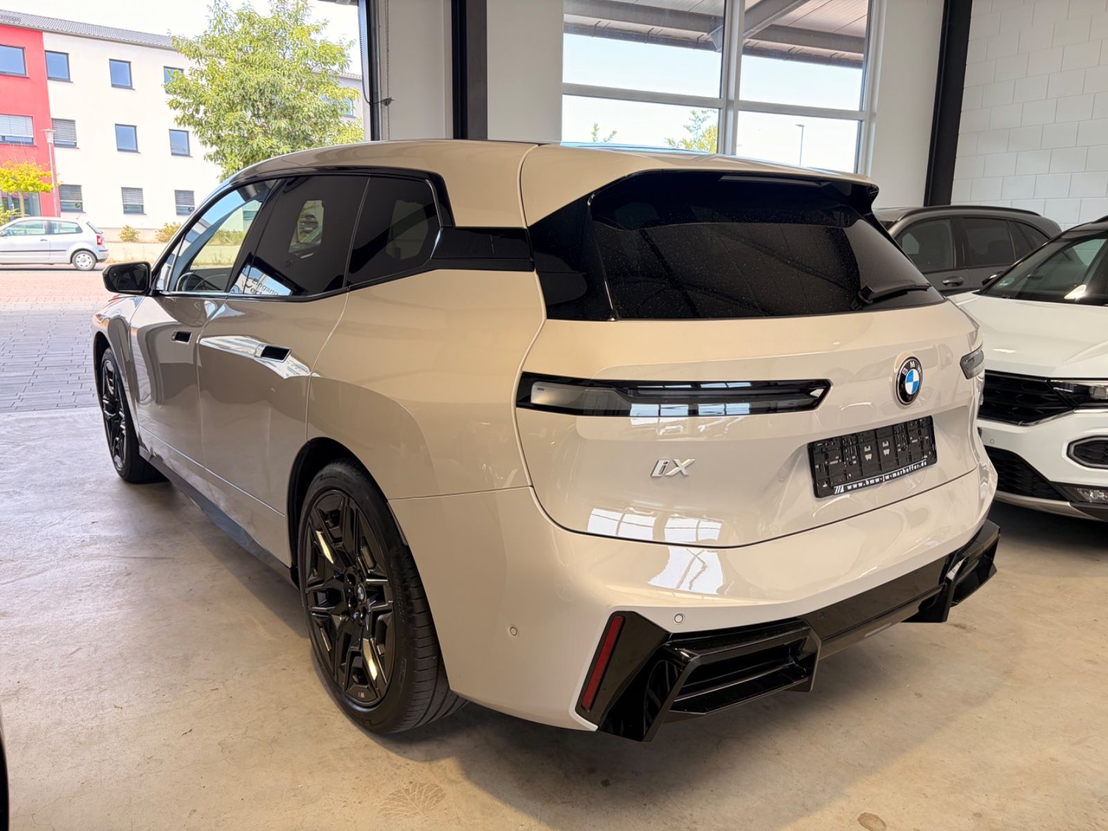 BMW iX xDrive45 MSportPro 22Z AHK MMultisitze foto 6