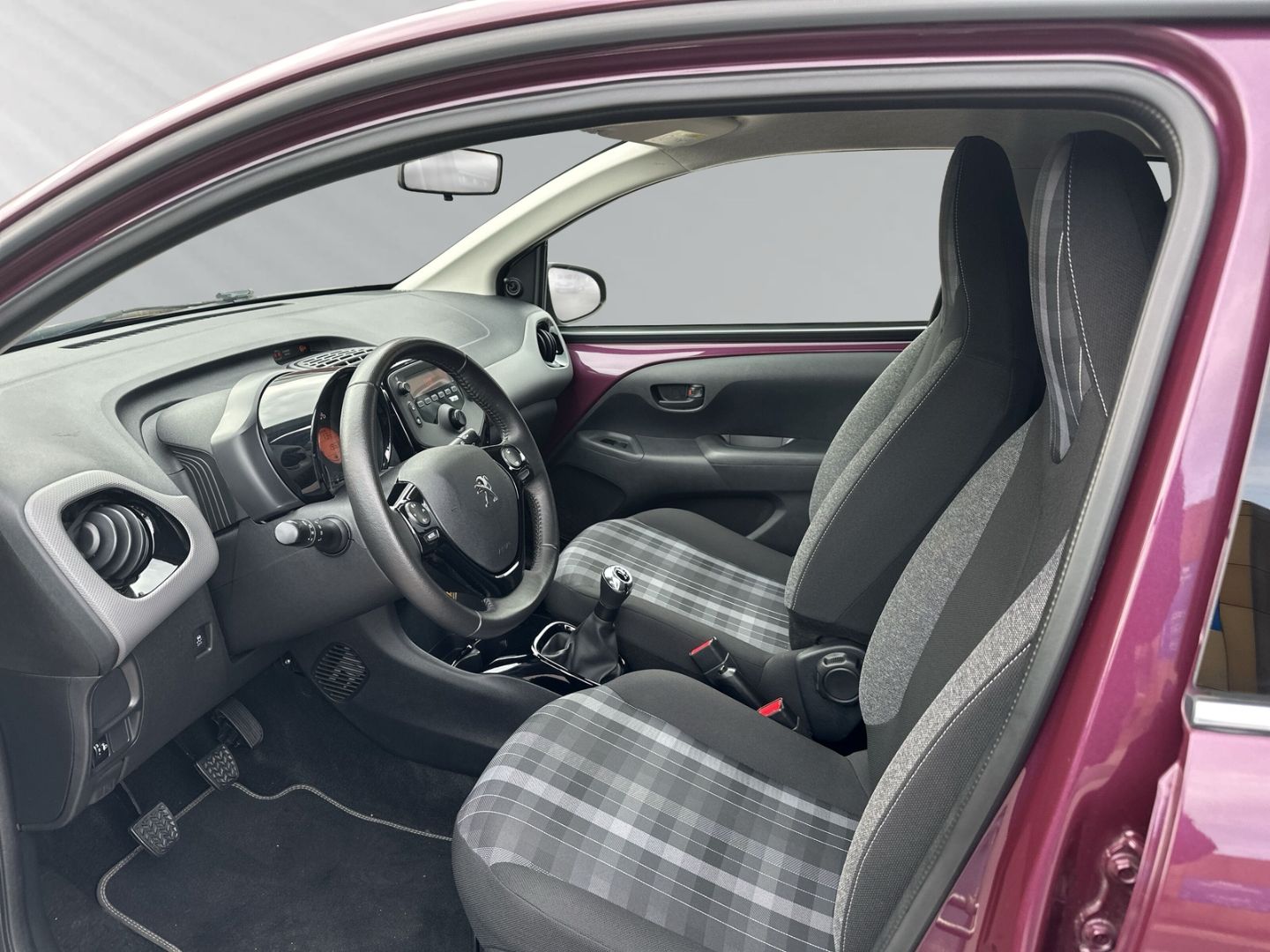 Fahrzeugabbildung Peugeot 108 Style 1.0 +Notbremsass. +Tel.-Vorb. +Berganf