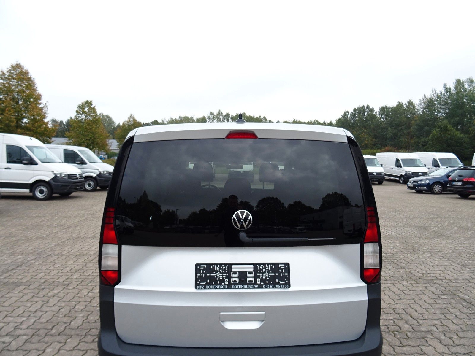Volkswagen Caddy Kombi 2.0 TDI 5.Sitze Navi AHK ACC PDC imagem 3