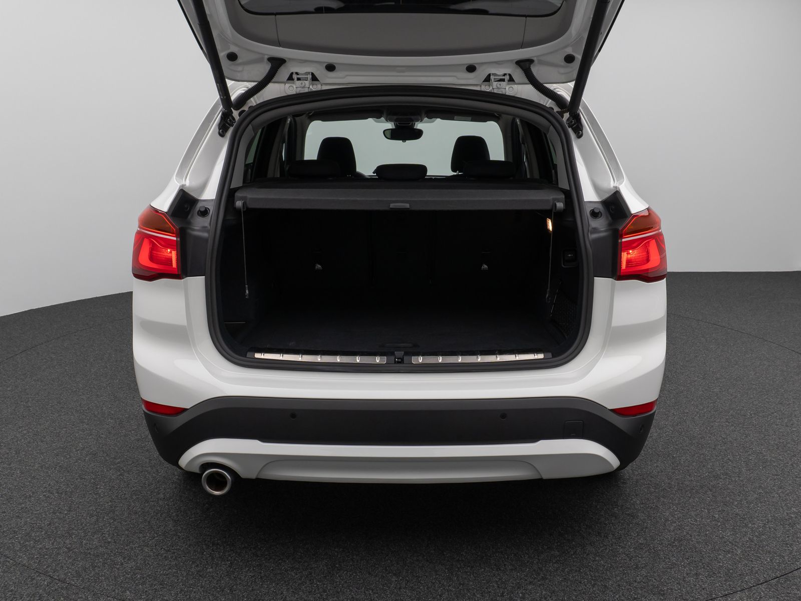 Fahrzeugabbildung BMW X1 xD25e Parkassist DAB Navi Geschwindigkeitsreg