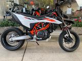 KTM 690 SMC R 2020 - KTM SM R