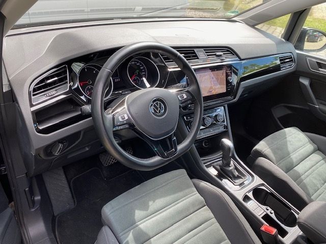 Touran 2.0 TDI DSG Highline AHK/STAND-HZ/17-ZOLL