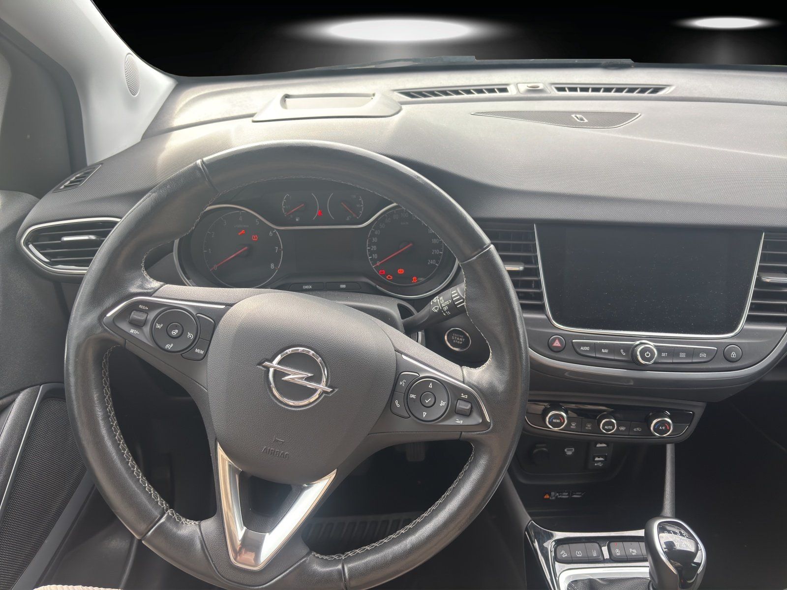 Fahrzeugabbildung Opel Crossland 1.2 Ultimate LED/KAMERA/NAVI/AHK/SHZ/