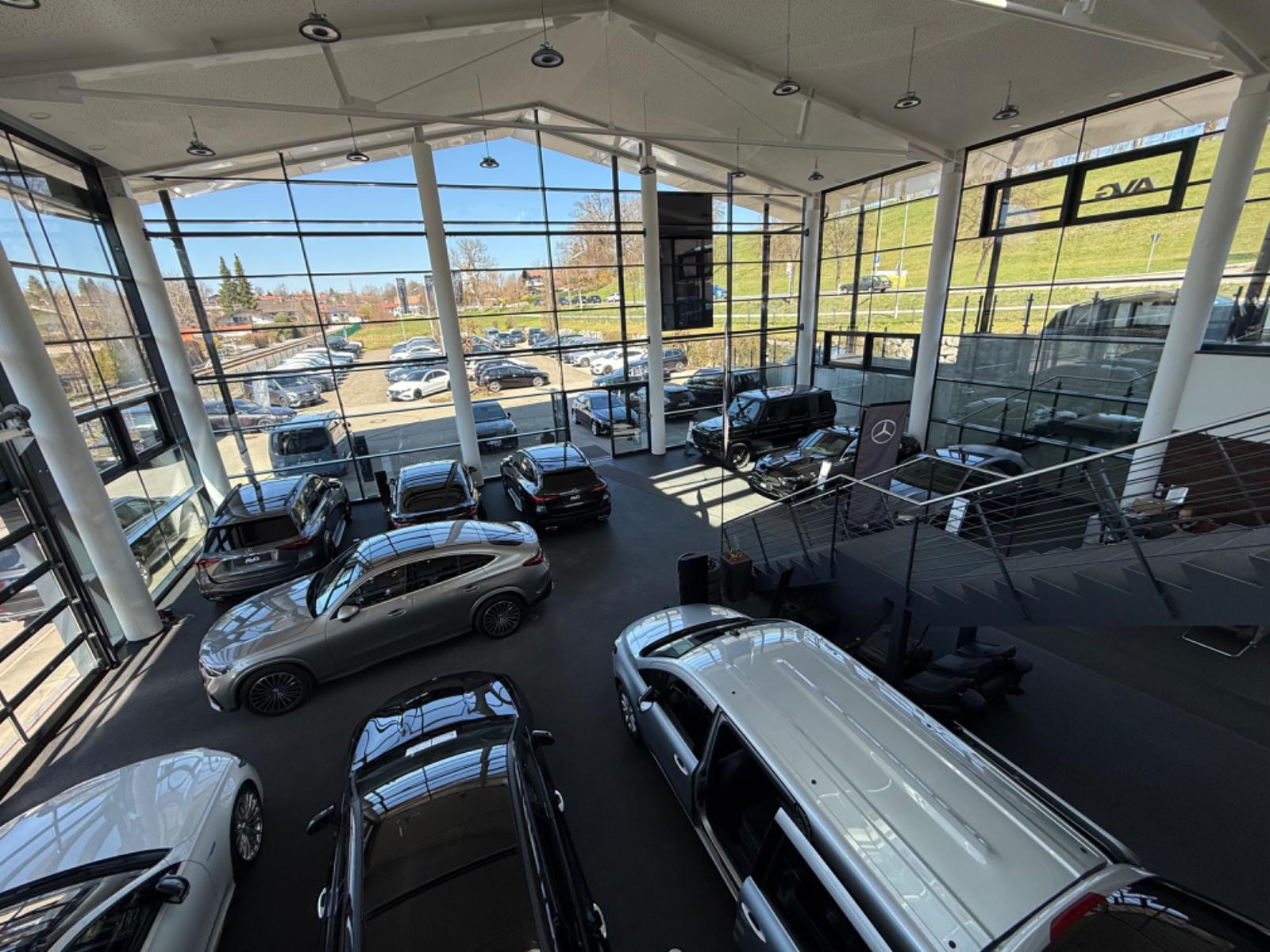 showroom-image-top
