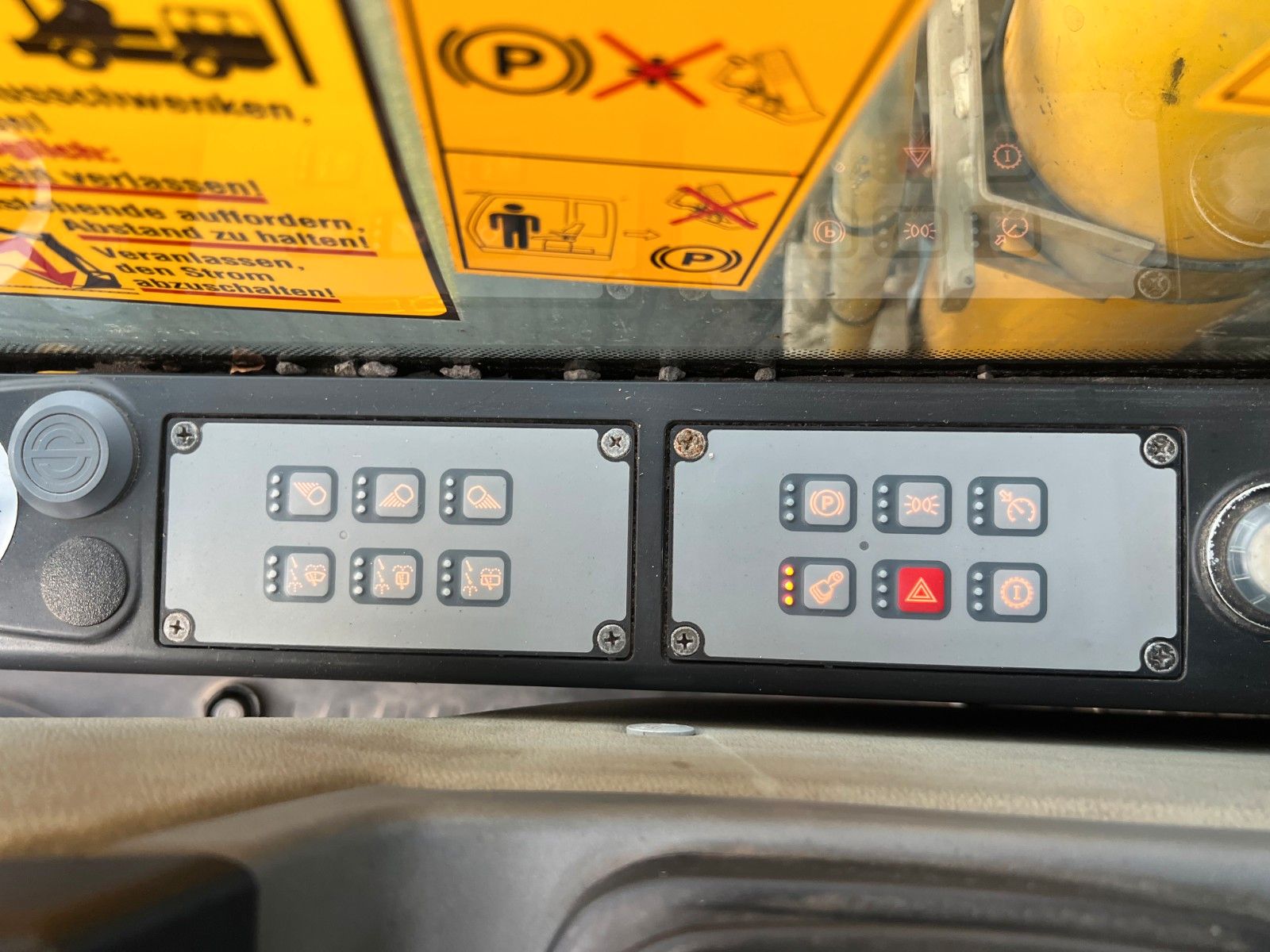 Fahrzeugabbildung Liebherr A922 Rail Litronic / 8.277h / Bahnzulassung 2030