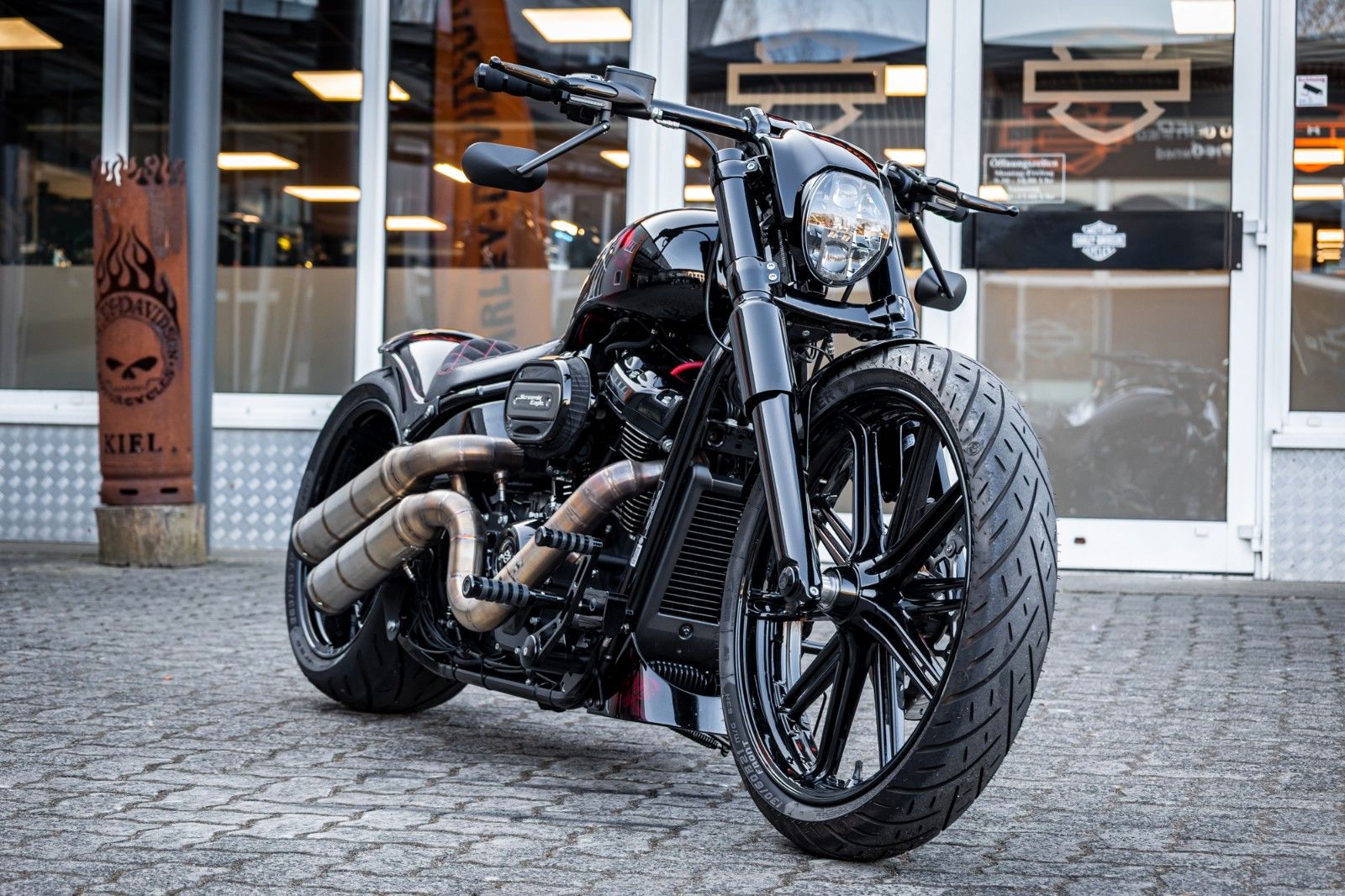 Fahrzeugabbildung Harley-Davidson FXBRS BREAKOUT 114 cui Kesstech - Airride-