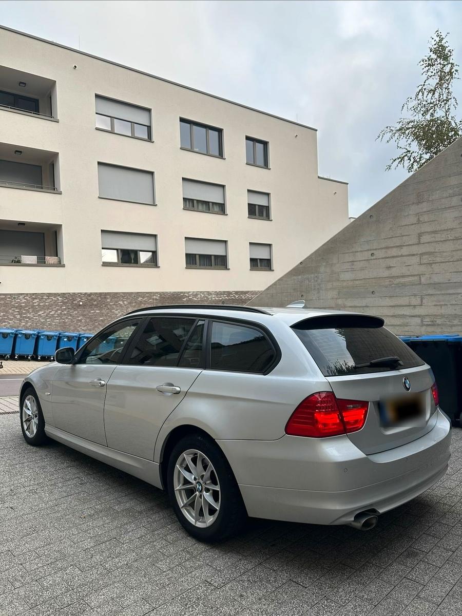 BMW 320 2011 — двигун 184 HP (135kW)