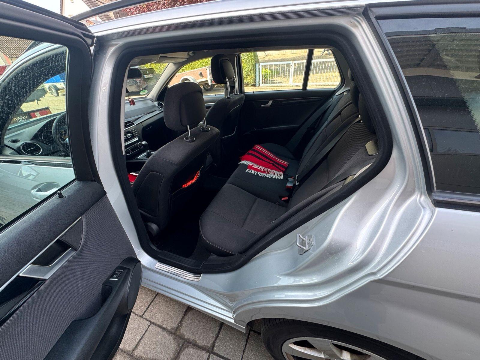 Mercedes-Benz C220 2011 — photo 9