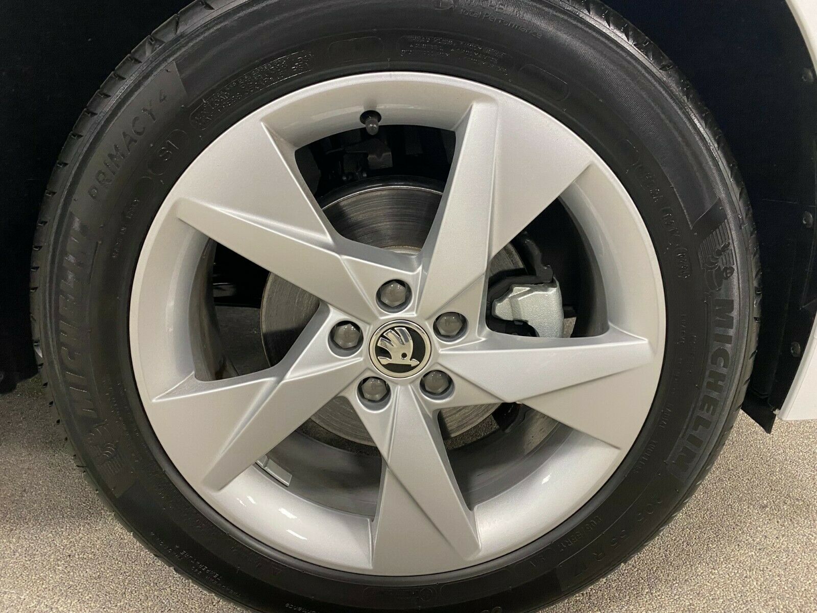 Fahrzeugabbildung SKODA Kamiq 1.0 Style+AHK schwenk.+beh.FRONTSCHEIBE+BT
