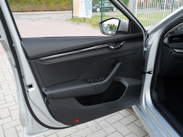 Octavia Combi 2.0 TDI Ambition DSG AHK+LED+NAVI