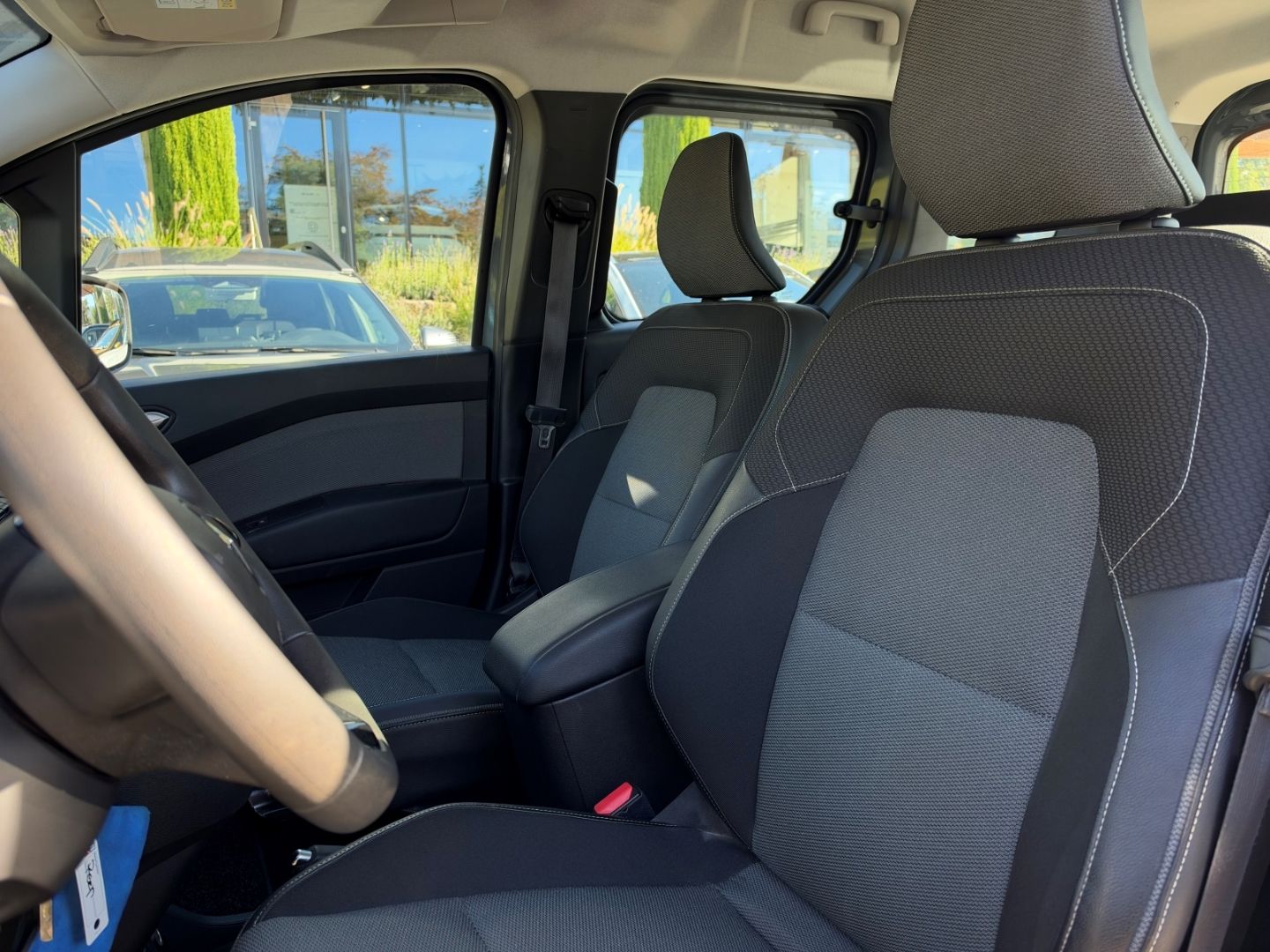 Fahrzeugabbildung Renault Kangoo III Equilibre LED DAB Spurhalteass. Notbr