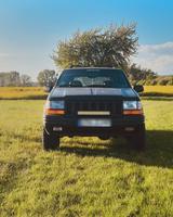 Jeep Grand Cherokee ZJ 5.2 v8 - Jeep Grand Cherokee mit Benzin-Antrieb: Geländewagen, 5.2