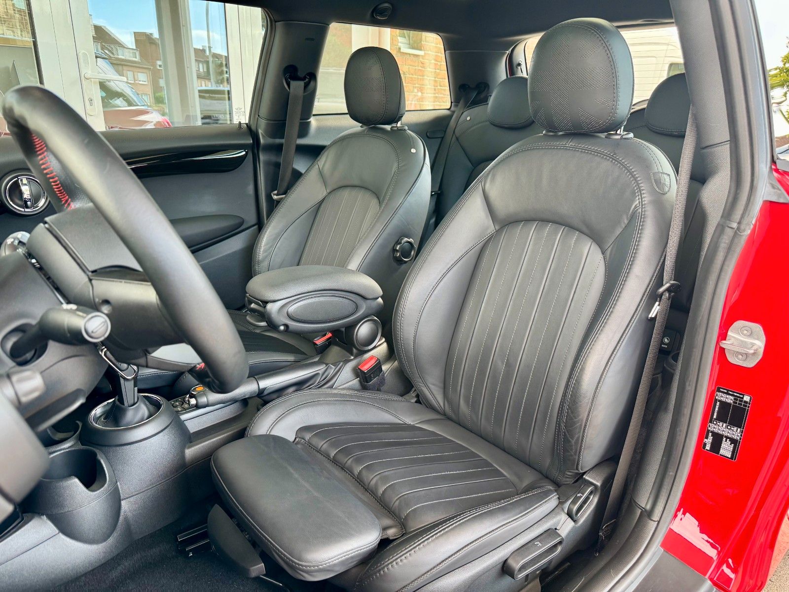 Fahrzeugabbildung MINI Cooper Autom. Navi/Panorama/LED/Sportsitze/1.Hd