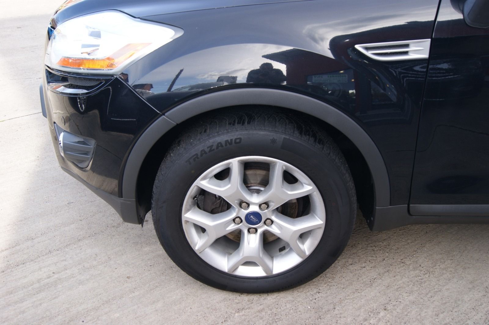 Fahrzeugabbildung Ford Kuga 2.0 Champions Edition 4x4 KLIMA SIHZG PDC