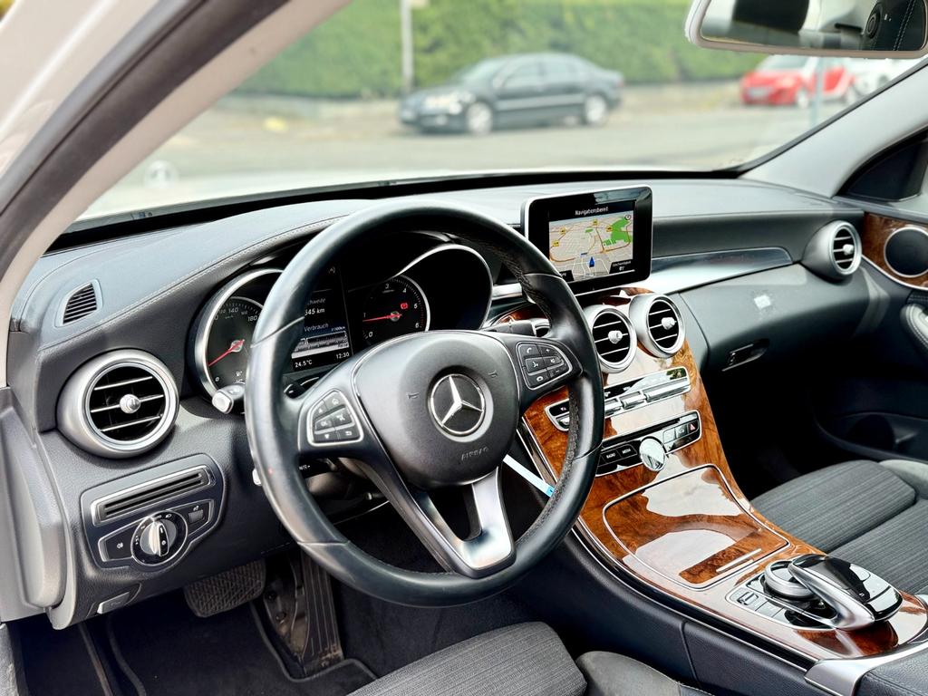 Mercedes-Benz C 220