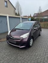 Toyota Verso-S 1,4-l-D-4D Automatik Rückfahrkamera  - schwarze Toyota Verso-S