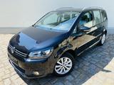 Volkswagen Touran Highline +AHK+CAM+NAVI+PANO+XENON+ - Volkswagen Touran mit Diesel-Antrieb: Leder, Schiebedach, Kleinbus