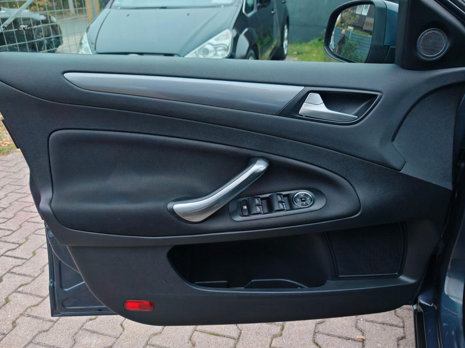 Ford Mondeo 2013 — photo 18