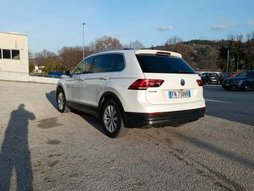 Volkswagen Tiguan - 6