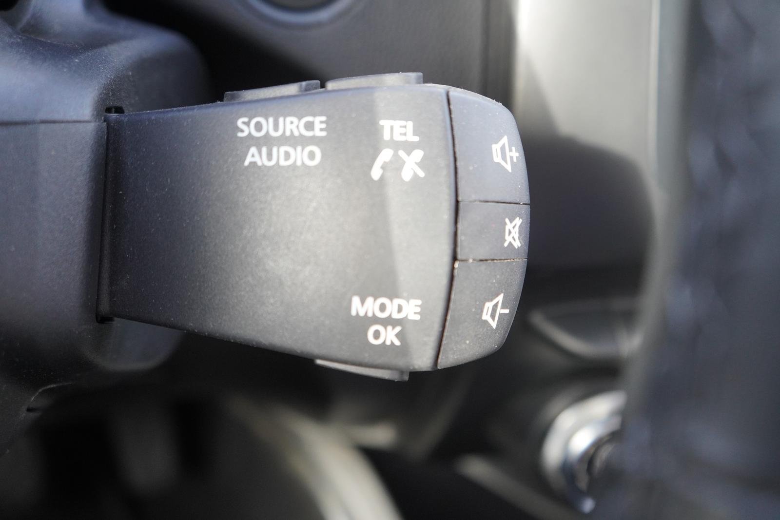 Dacia Duster II 1.3 TCE Celebration Navi Kamera AHK