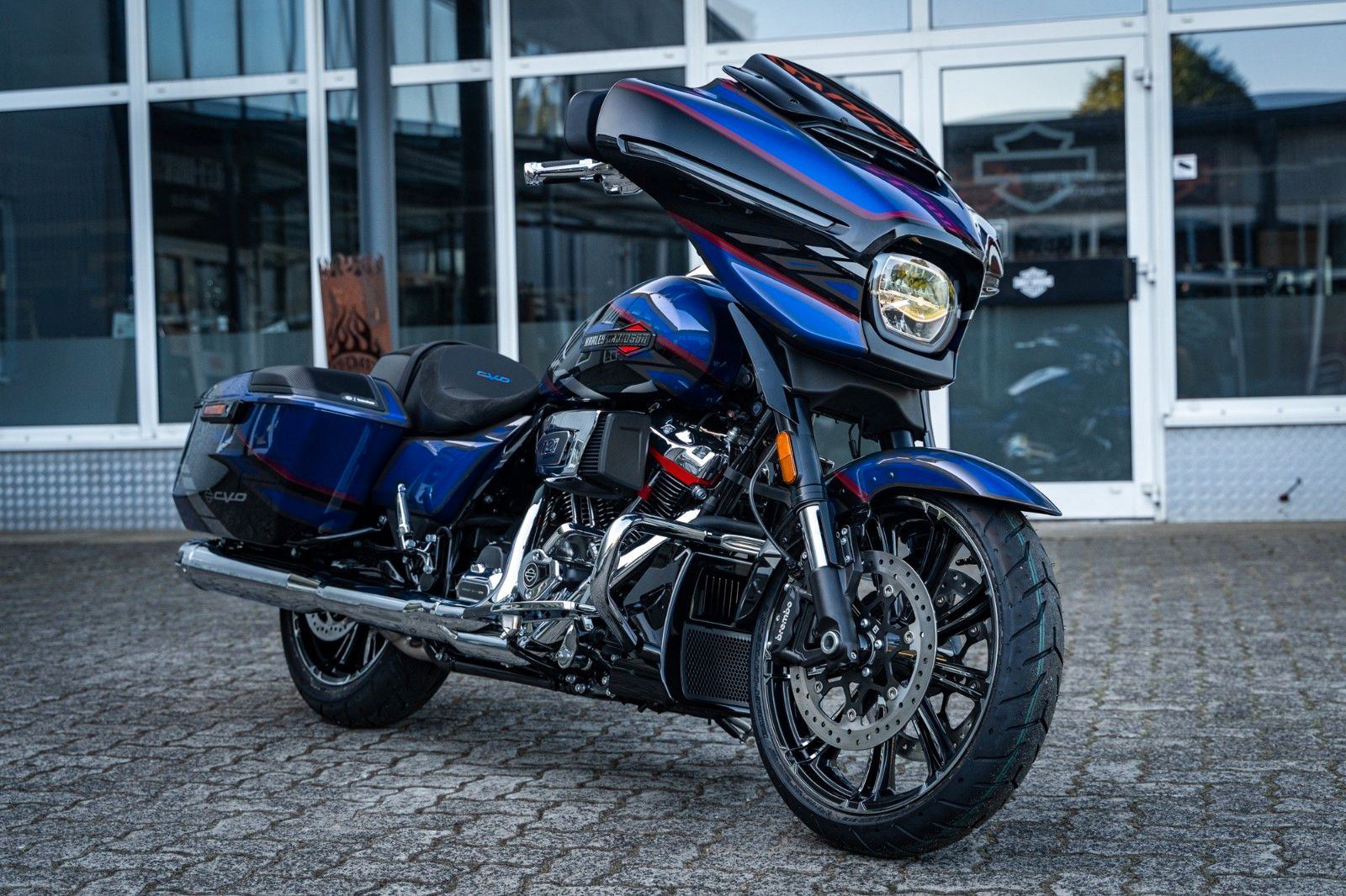 Fahrzeugabbildung Harley-Davidson CVO Street Glide  FLHXSE 121 CUI MY25 - VOR ORT