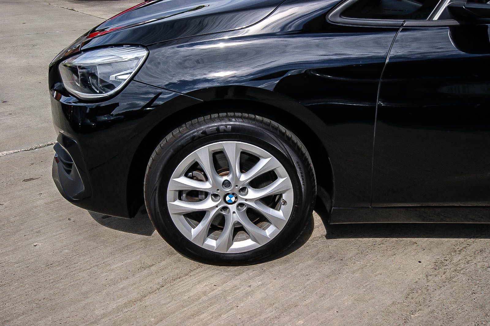 Fahrzeugabbildung BMW 218 Gran Tourer d AUTOMATIK BUSINESS NAVIGATION