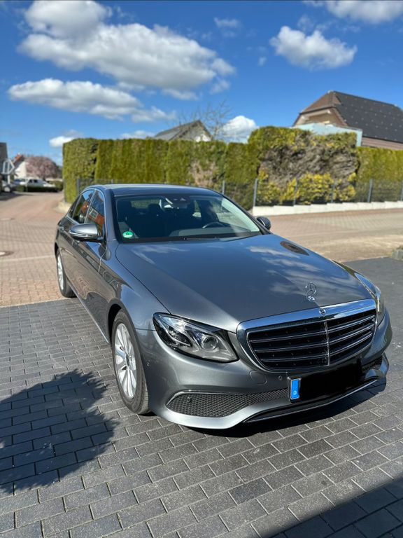 Image of Mercedes-Benz E 350