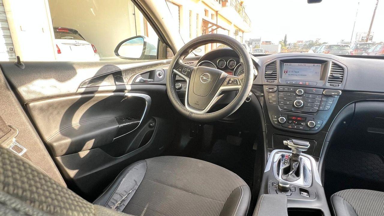 Opel Insignia 2010 — photo 12