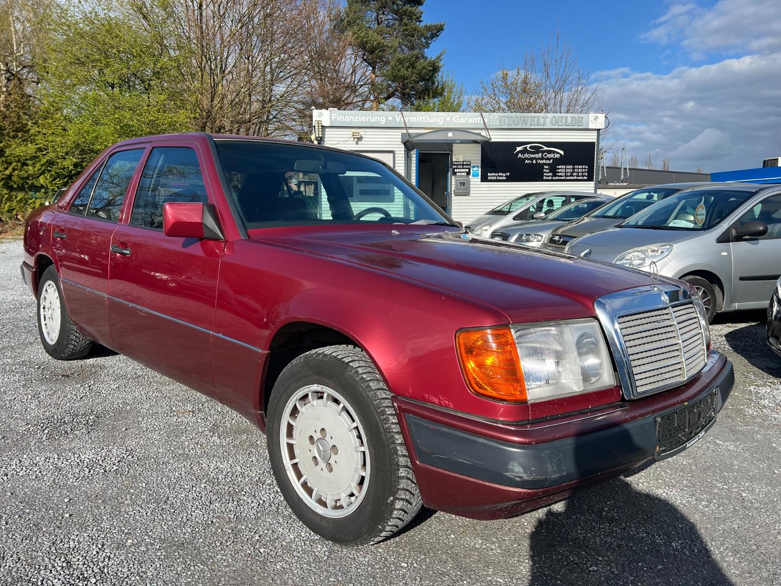 Mercedes-Benz E 230/ Automatik / Lim./ AHK /