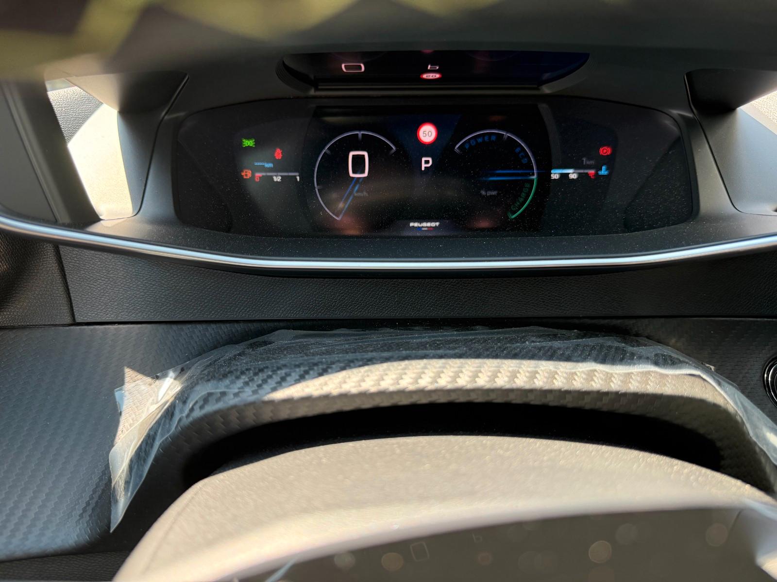 Peugeot 2008 Hybrid 145 GT