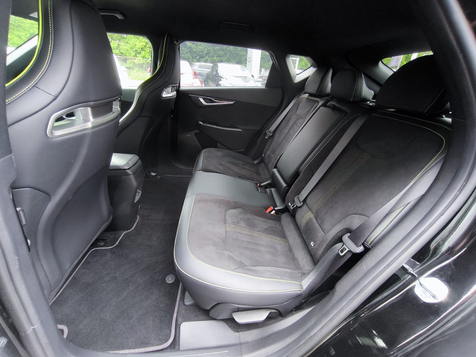 Fahrzeugabbildung Kia EV6 GT 4WD WERKSGAR+NAVI+LED+SHZ+WP+KAM+ACC+DAB+
