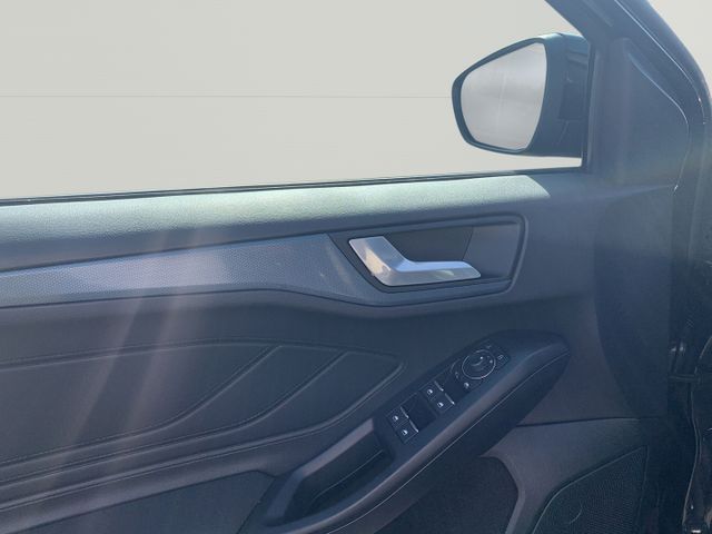 Ford Focus Turnier Active X 1.5 ACC+Pano+B&O+Navi+Led