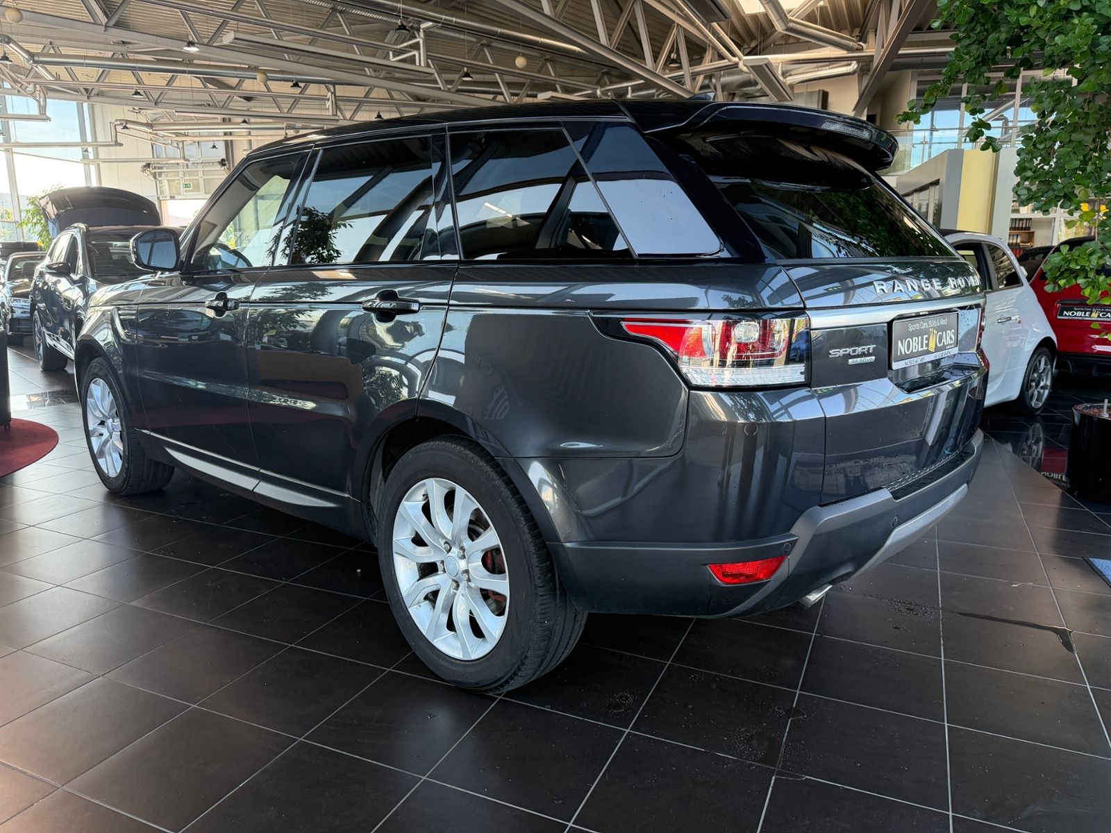 Fahrzeugabbildung Land Rover Range Rover Sport SDV6 SE AHK STDHZ -TEXT LESEN!