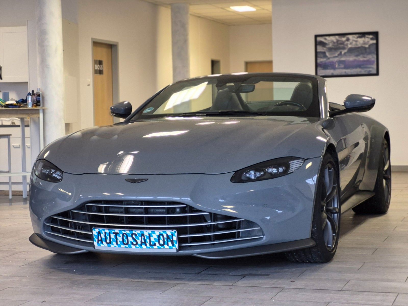 ASTON MARTIN V8 Vantage