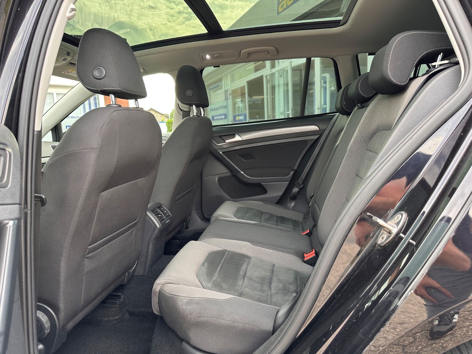 Fahrzeugabbildung Volkswagen Golf 1.5 Comfortline AHK/ACC/Pano/Navi/LED/Kamer