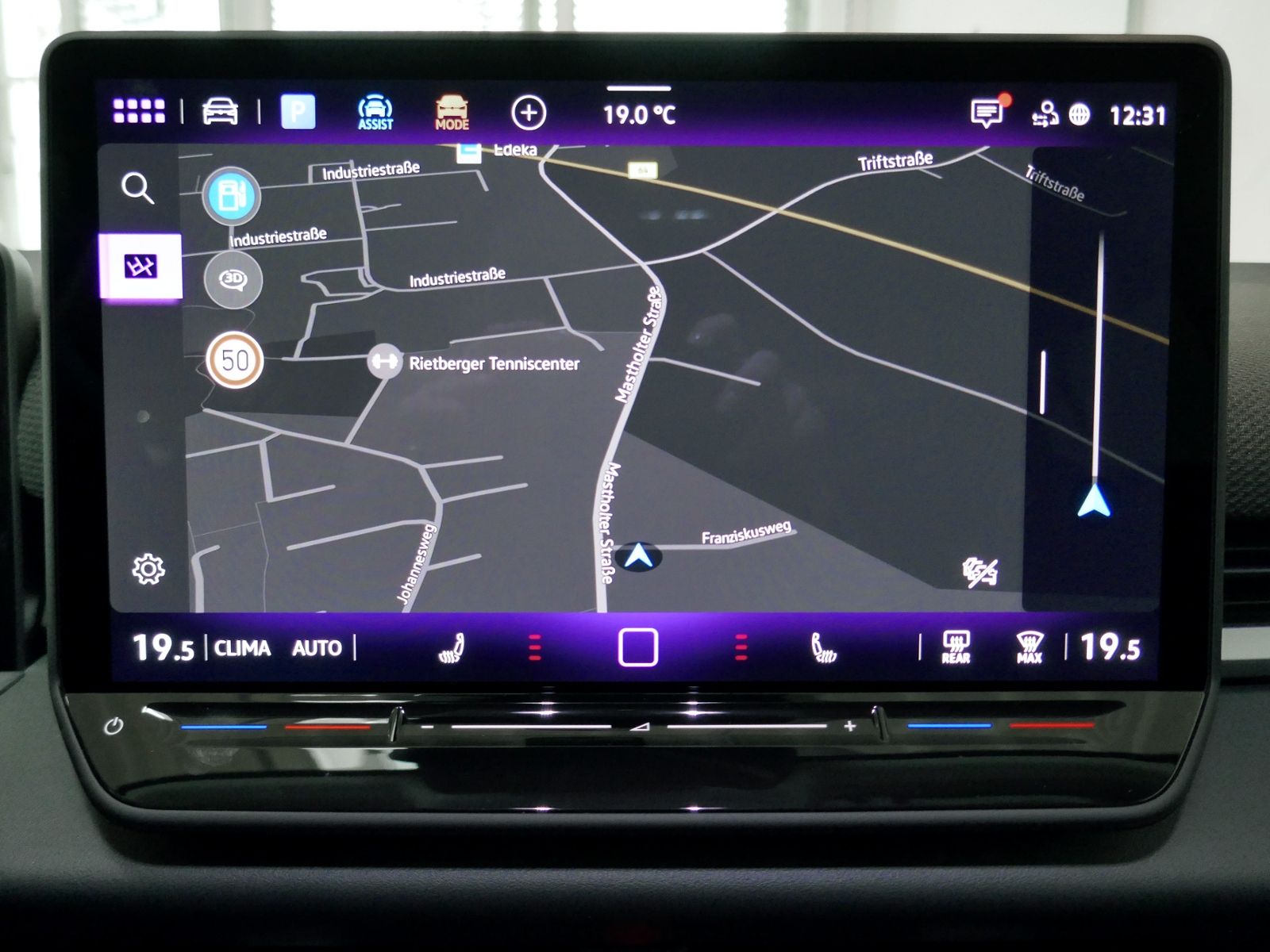 Fahrzeugabbildung Volkswagen T-Roc Style 1.5 eTSI DSG | LED AHK RFK ACC Navi